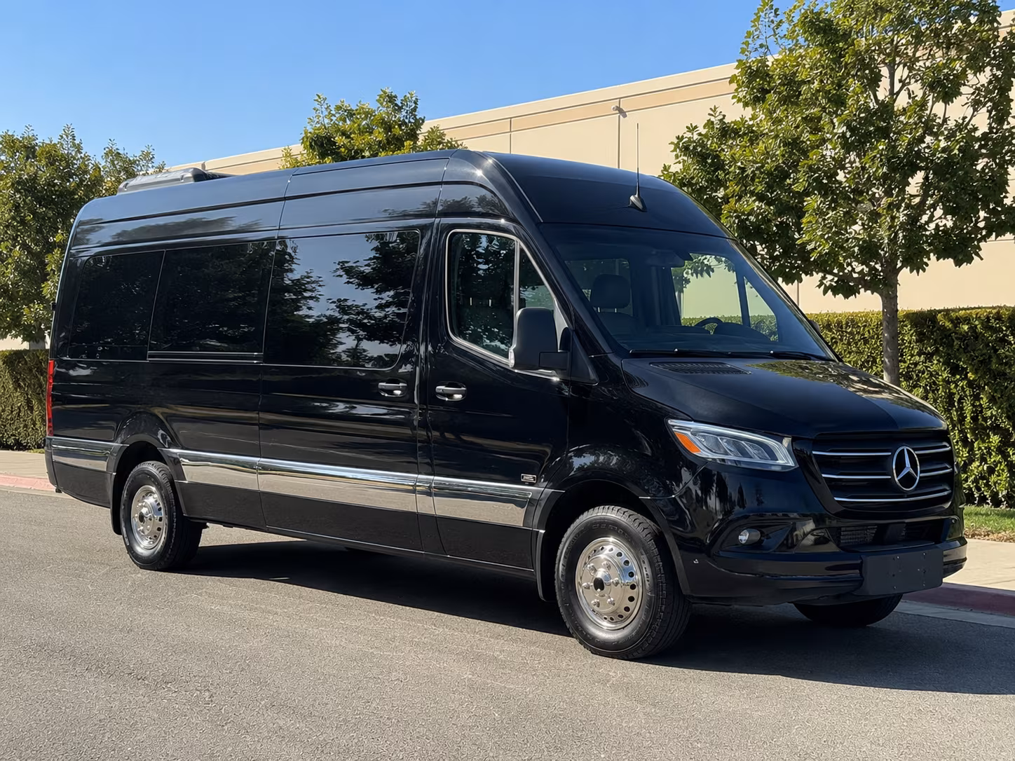 small groups love sprinter vans and minibuses for temecula wine tours